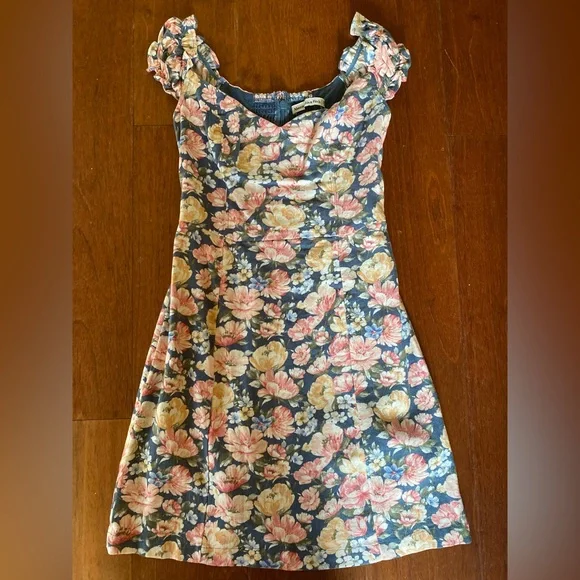 abercrombie off-the-shoulder corset mini dress Abercrombie & Fitch Off-The-Shoulder Corset Mini Dress for Sale in Gardena,  CA